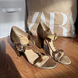 Balenciaga vintage gold heels 👠